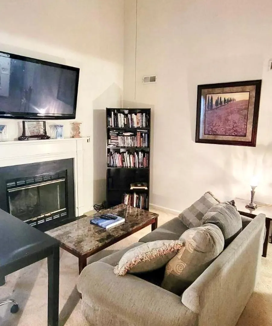 Newport News Treasure Villa Holiday home